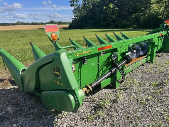 2012 John Deere 608C Equipment Image0
