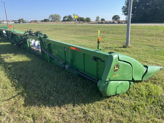 Image of John Deere 612C equipment image 4