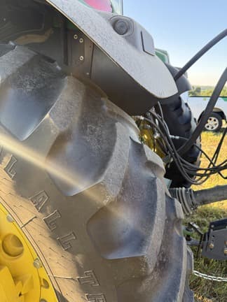 Image of John Deere 6210R equipment image 4