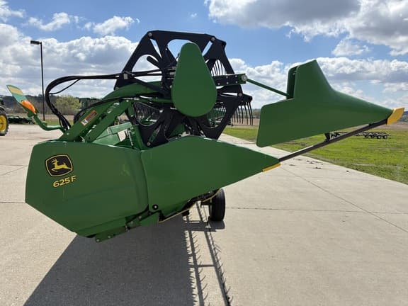 Image of John Deere 625F equipment image 4