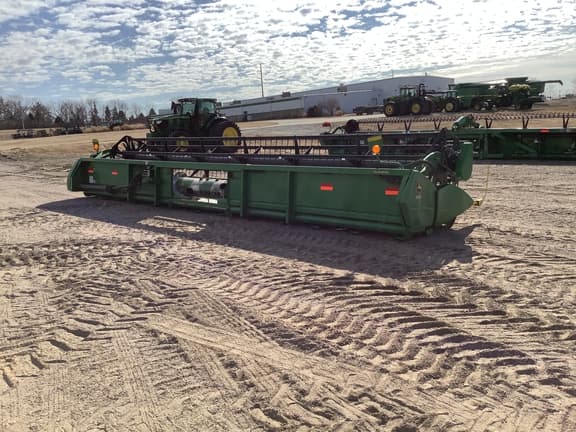 Image of John Deere 630F equipment image 4