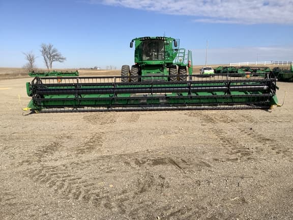 Image of John Deere 630F equipment image 1