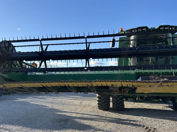 Image of John Deere 635FD equipment image 3