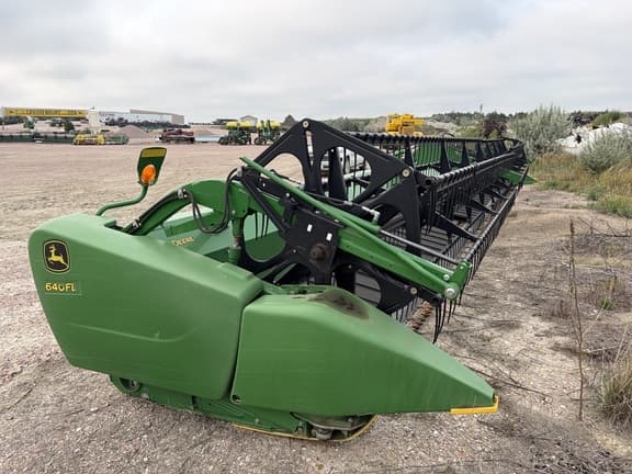 Image of John Deere 640FD equipment image 4