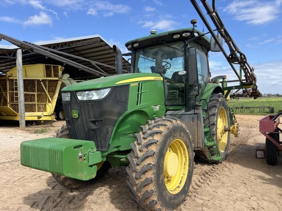 Image of John Deere 7200R equipment image 1