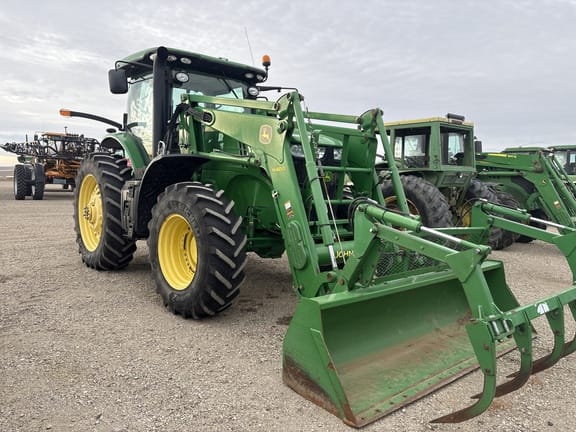 2012 John Deere 7200R Equipment Image0
