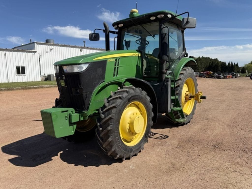 2012 John Deere 7200R Equipment Image0
