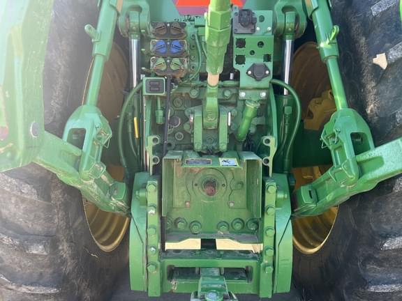 Image of John Deere 7200R equipment image 3