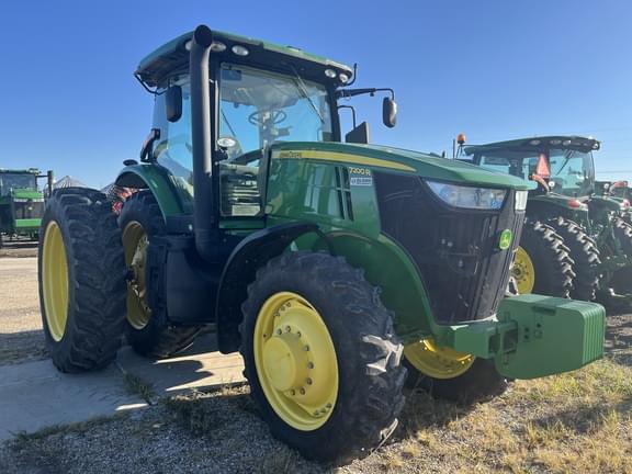 Image of John Deere 7200R Primary image