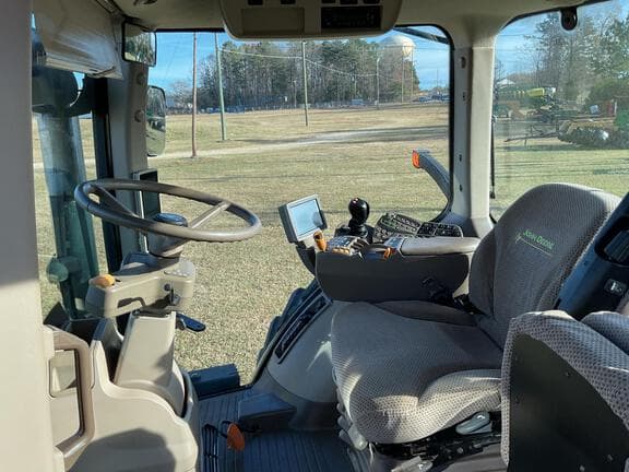 Image of John Deere 7215R equipment image 4