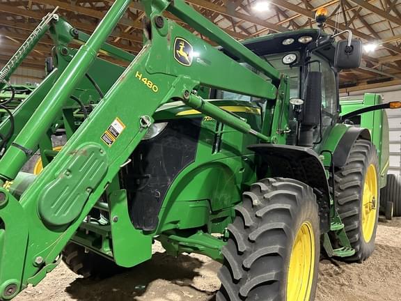 Image of John Deere 7215R equipment image 1