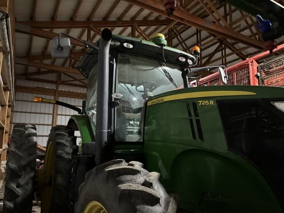 Image of John Deere 7215R equipment image 3