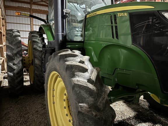 Image of John Deere 7215R equipment image 4