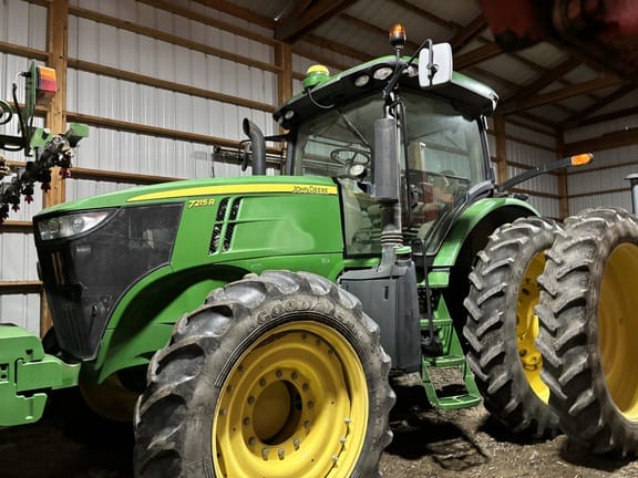 2012 John Deere 7215R Equipment Image0