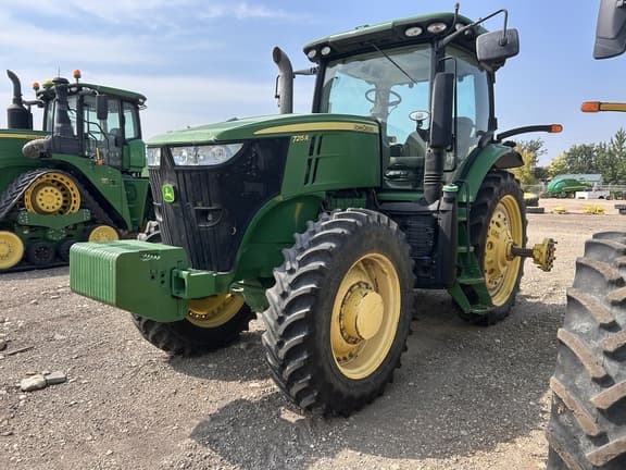 Image of John Deere 7215R equipment image 3