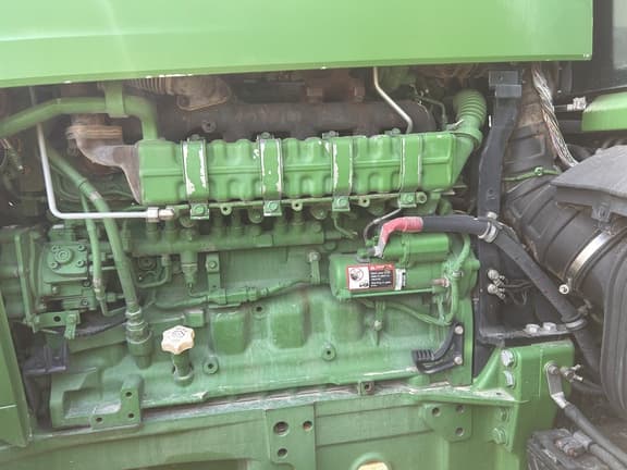 Image of John Deere 7215R equipment image 4