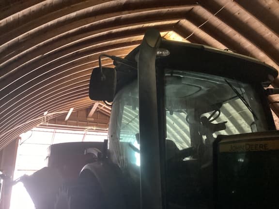 Image of John Deere 7215R equipment image 2