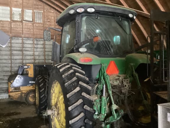 Image of John Deere 7215R equipment image 1