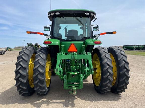 Image of John Deere 7215R equipment image 4