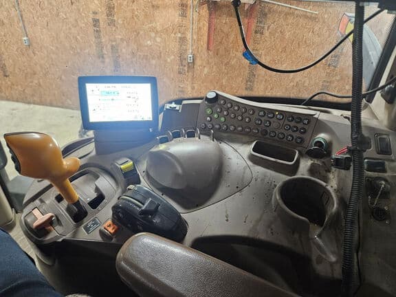 Image of John Deere 7230R equipment image 3