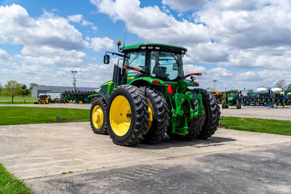 Image of John Deere 7260R equipment image 2