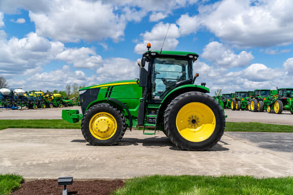 Image of John Deere 7260R equipment image 1