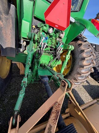 Image of John Deere 7330 equipment image 2