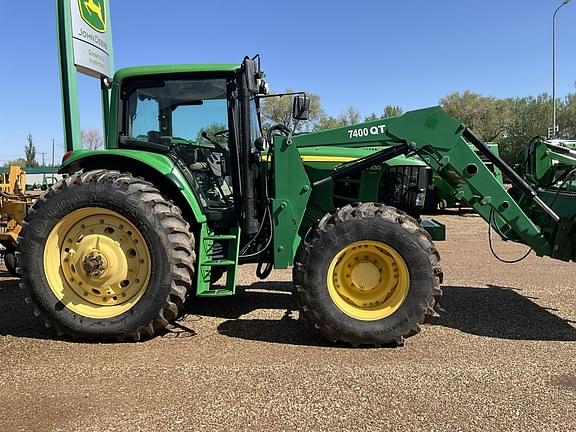 Image of John Deere 7330 equipment image 3