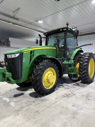 Image of John Deere 8235R Primary image