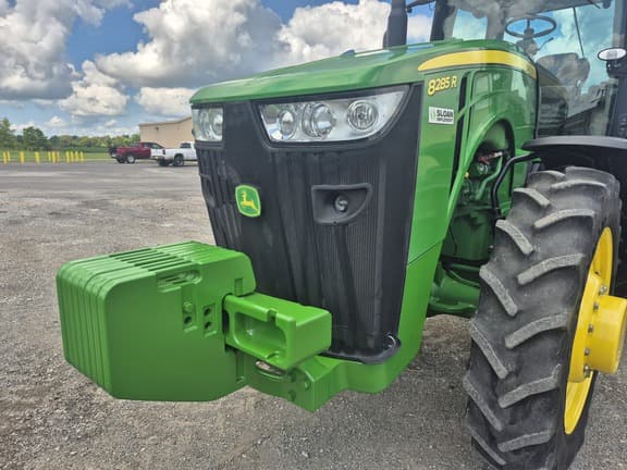Image of John Deere 8285R equipment image 3
