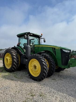 Image of John Deere 8285R equipment image 1