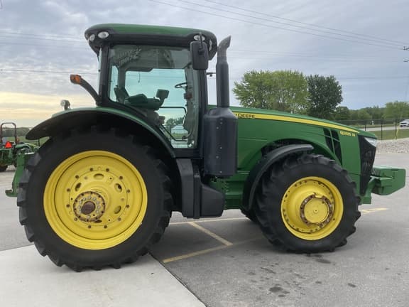 Image of John Deere 8285R equipment image 4
