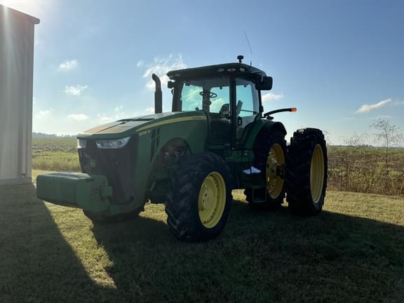 Image of John Deere 8285R equipment image 2