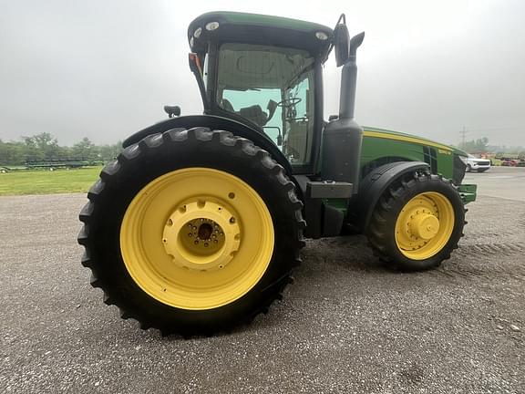 Image of John Deere 8310R equipment image 4