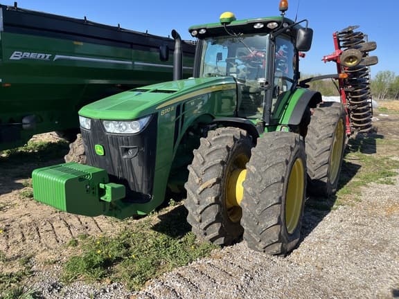 Image of John Deere 8310R equipment image 1