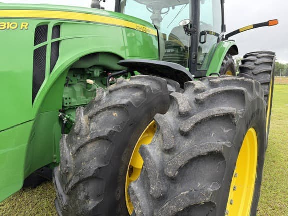 Image of John Deere 8310R equipment image 4