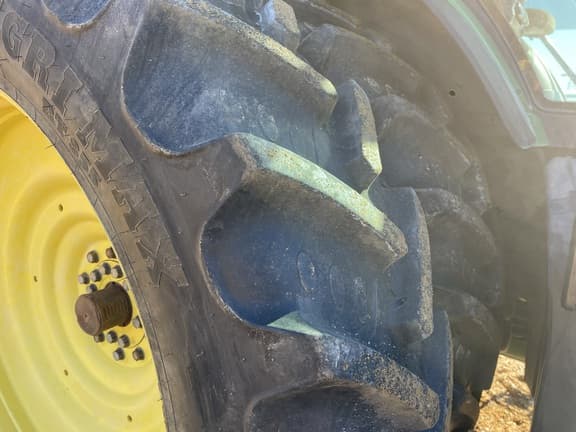 Image of John Deere 8310R equipment image 2