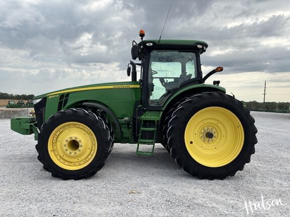 Image of John Deere 8310R equipment image 2