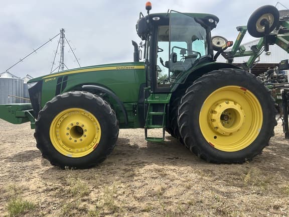 Image of John Deere 8310R equipment image 1