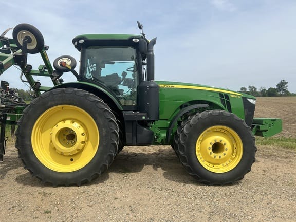 2012 John Deere 8310R Equipment Image0