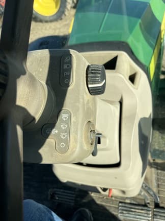 Image of John Deere 8310R equipment image 4