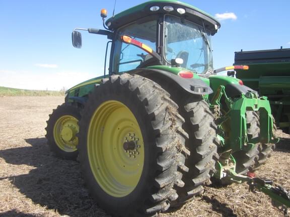 Image of John Deere 8310R equipment image 4