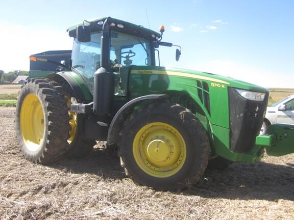 Image of John Deere 8310R equipment image 3