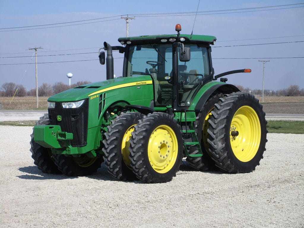 2012 John Deere 8335R Equipment Image0