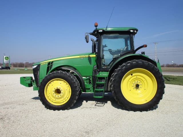 Image of John Deere 8335R equipment image 1