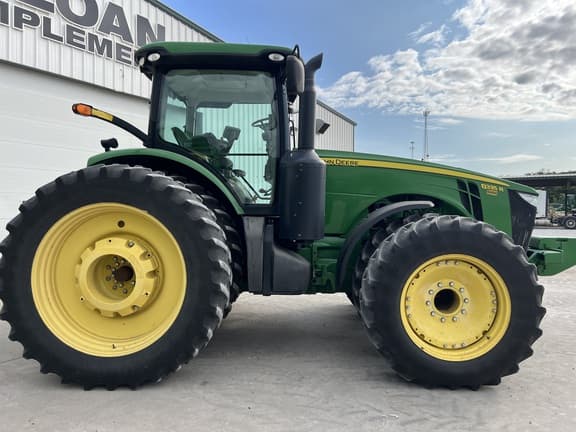Image of John Deere 8335R equipment image 2