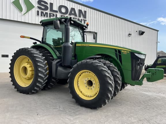 Image of John Deere 8335R equipment image 1