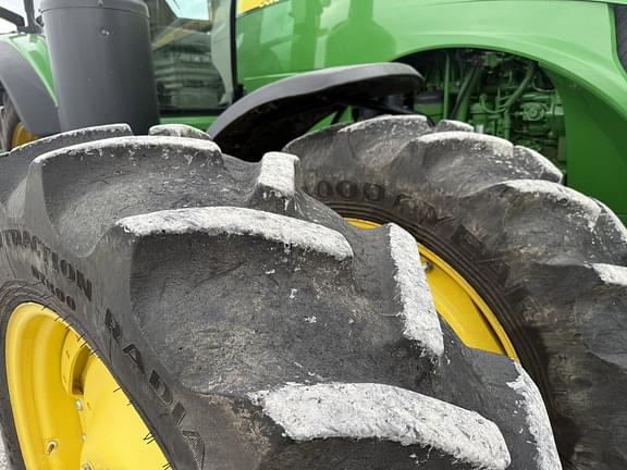 Image of John Deere 8335R equipment image 1
