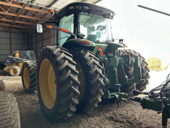 Image of John Deere 8335R equipment image 3