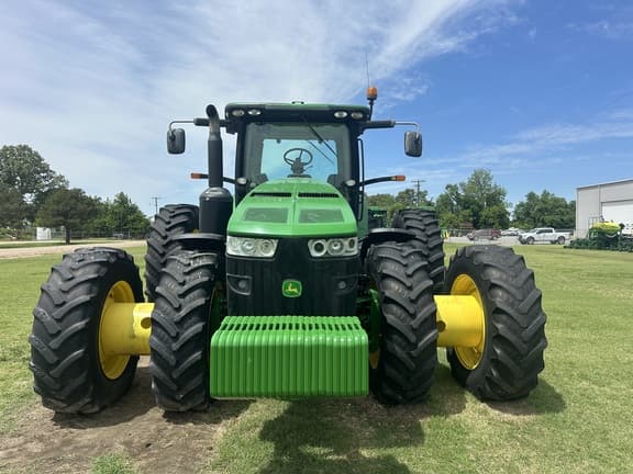 Image of John Deere 8335R equipment image 1